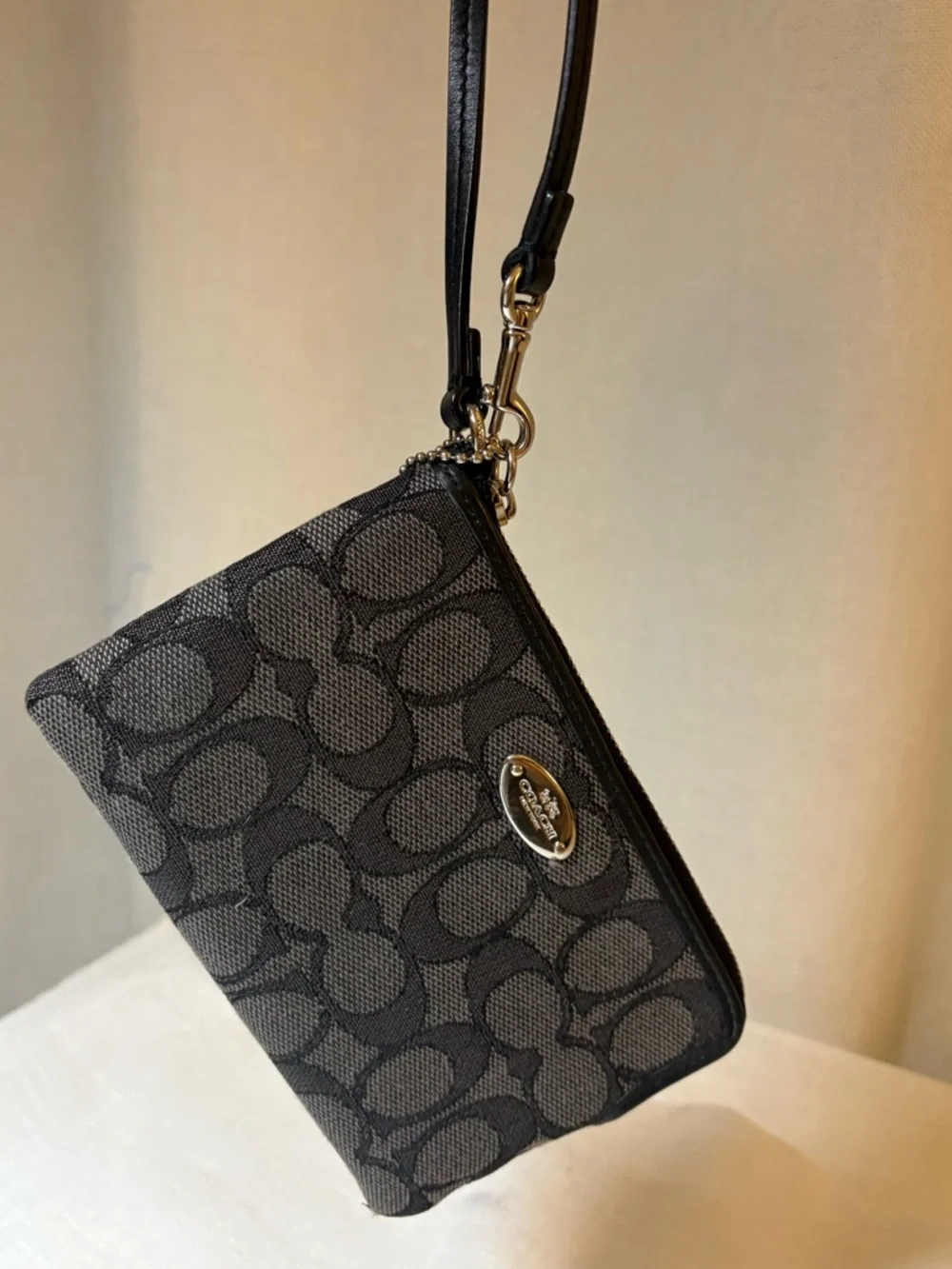 Coach Corner Zip Wristlet Black Smoke Signature Jacquard Leather Gift idea NWOT
